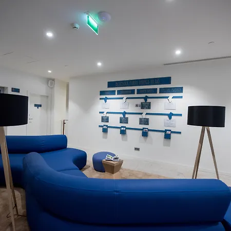Hostal Bluesock
