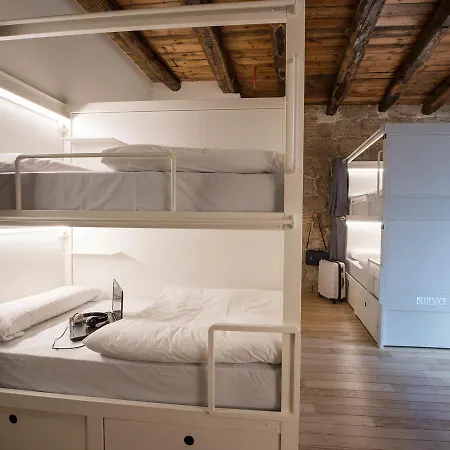Hostal Bluesock